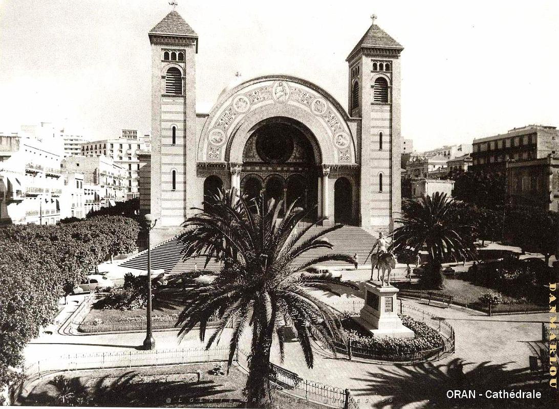 CA b- 069- Cathedrale .JPG